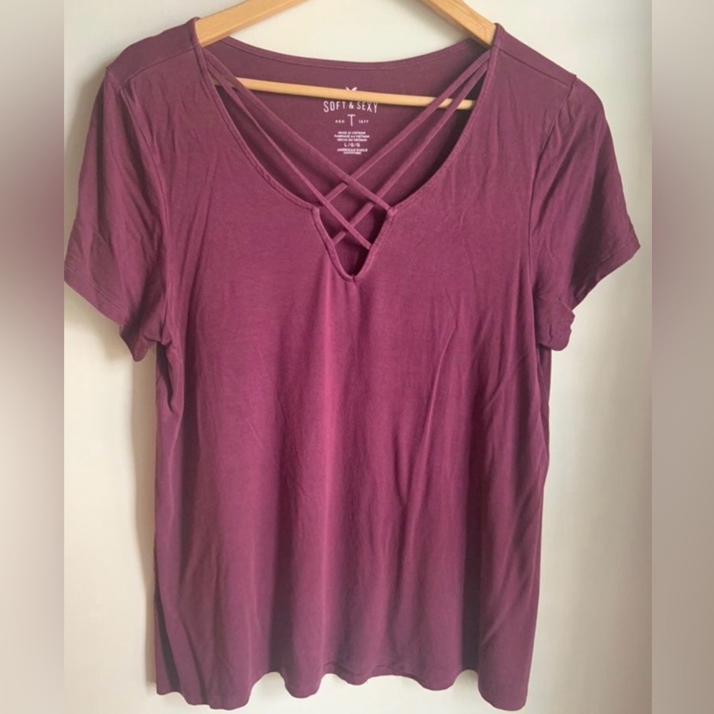 OOPS, NOT AVAILABLE NFS - AMERICAN EAGLE AEO LARGE SOFT & SEXY LACE UP TOP SHIRT